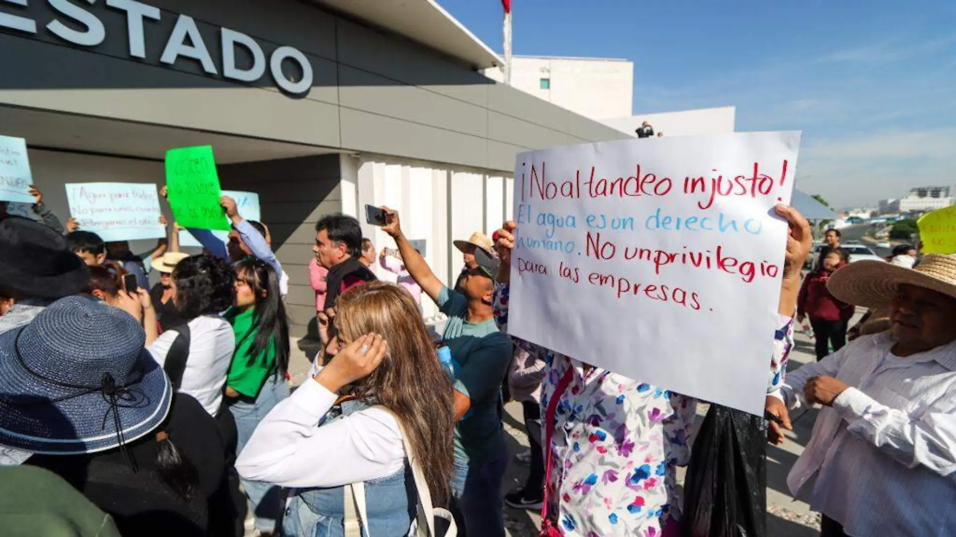 manifestación 8